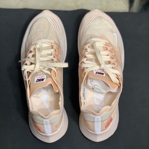 “SOLD”Nike zoom fly